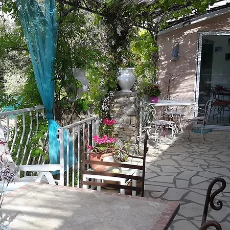 L'abrialys Bed and Breakfast 3*